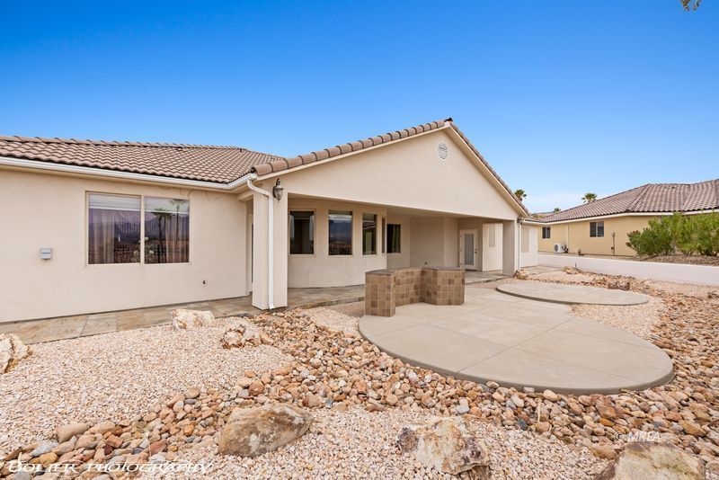 624  Palos Verdes Dr