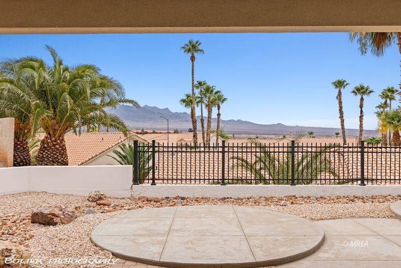 624  Palos Verdes Dr