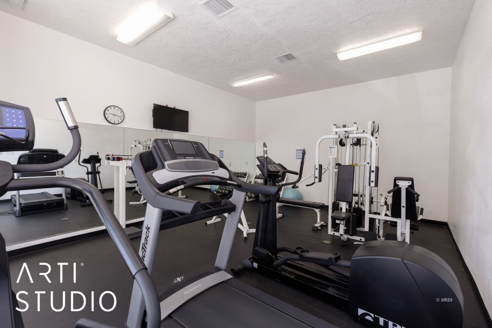 555  Highland Dr #303