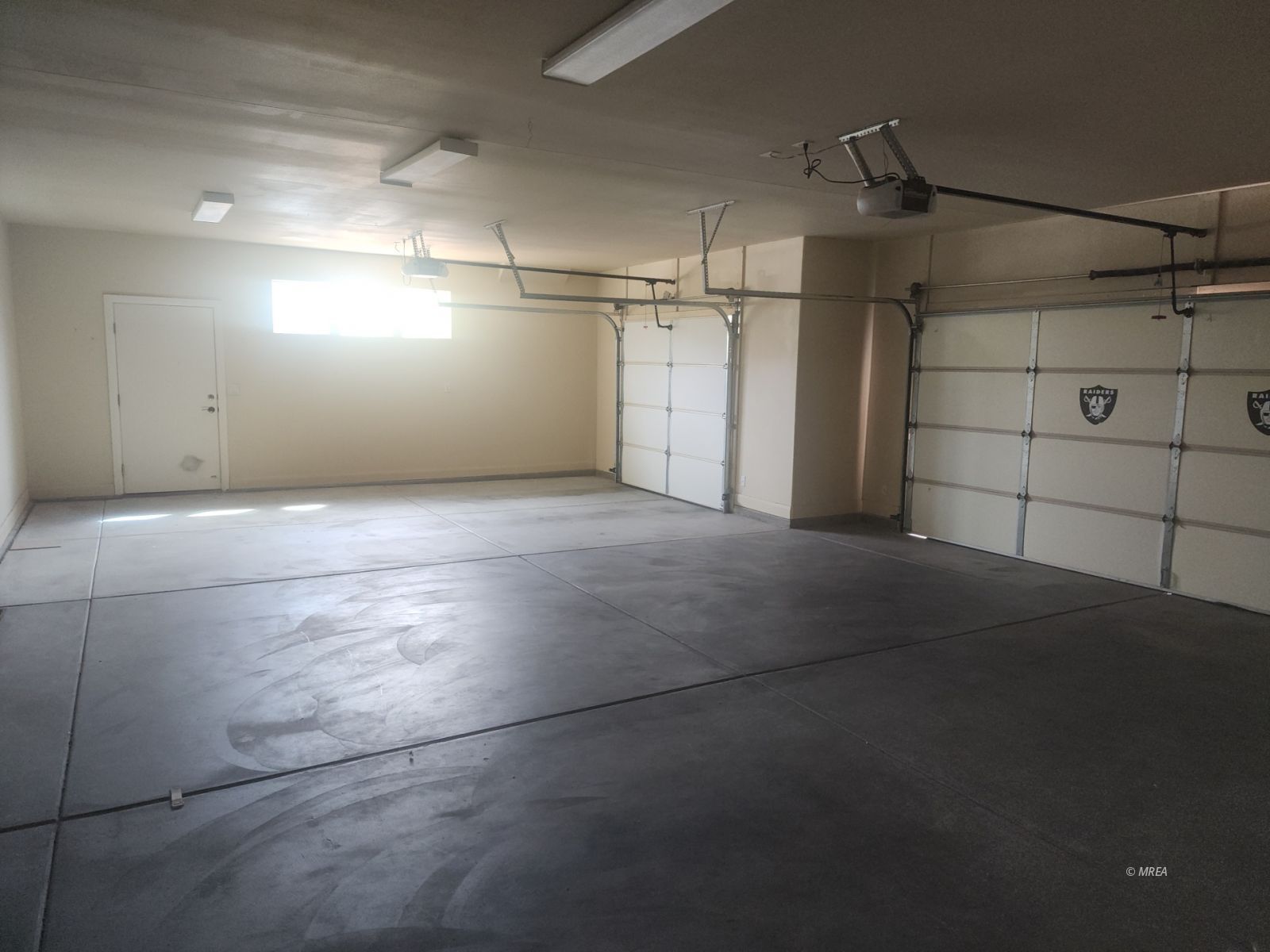 448  Highland View Ct