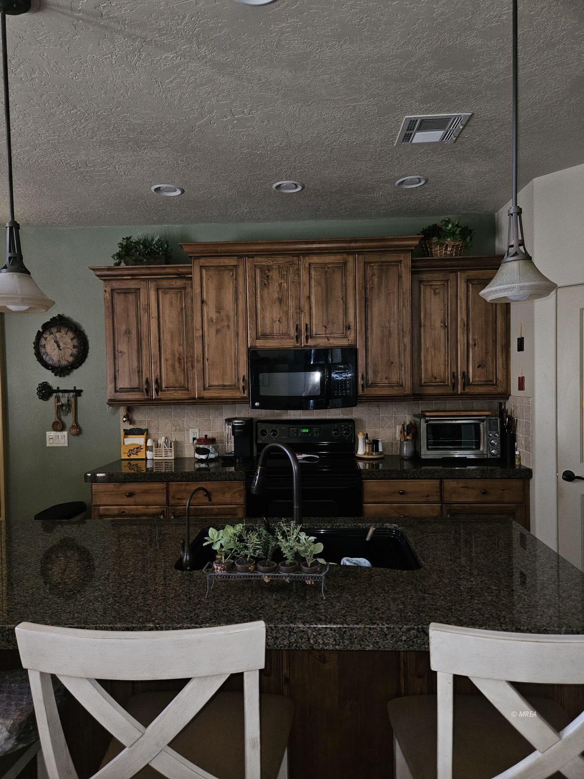 780  Villa La Paz Dr