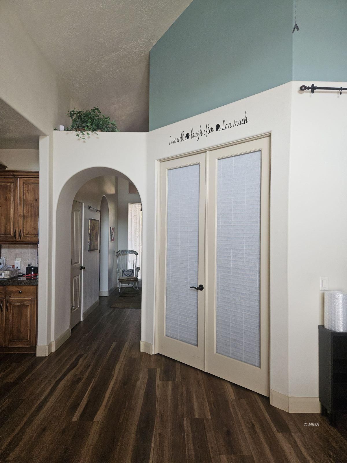 780  Villa La Paz Dr