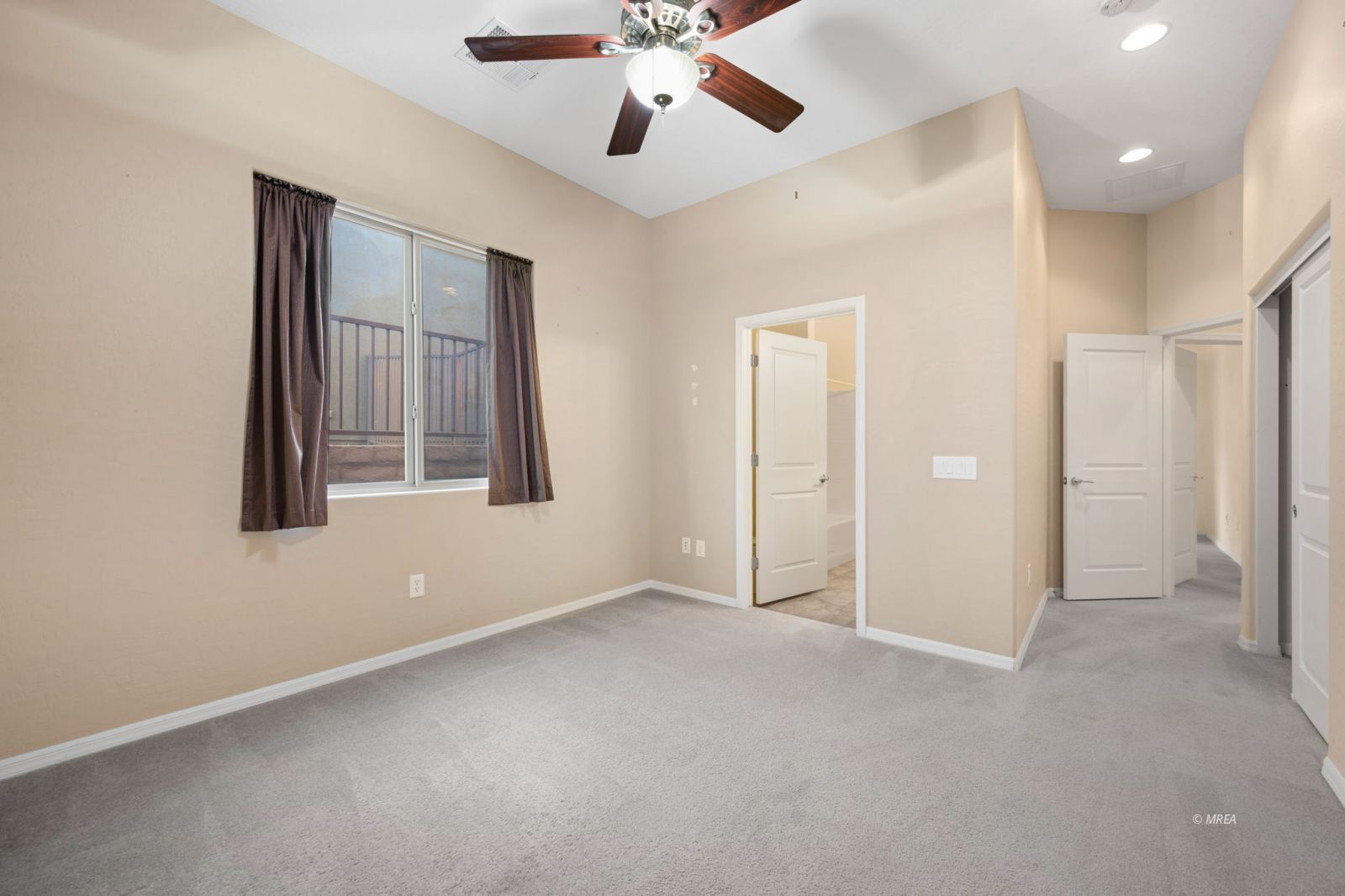 1155  Dry Falls Bnd Ln