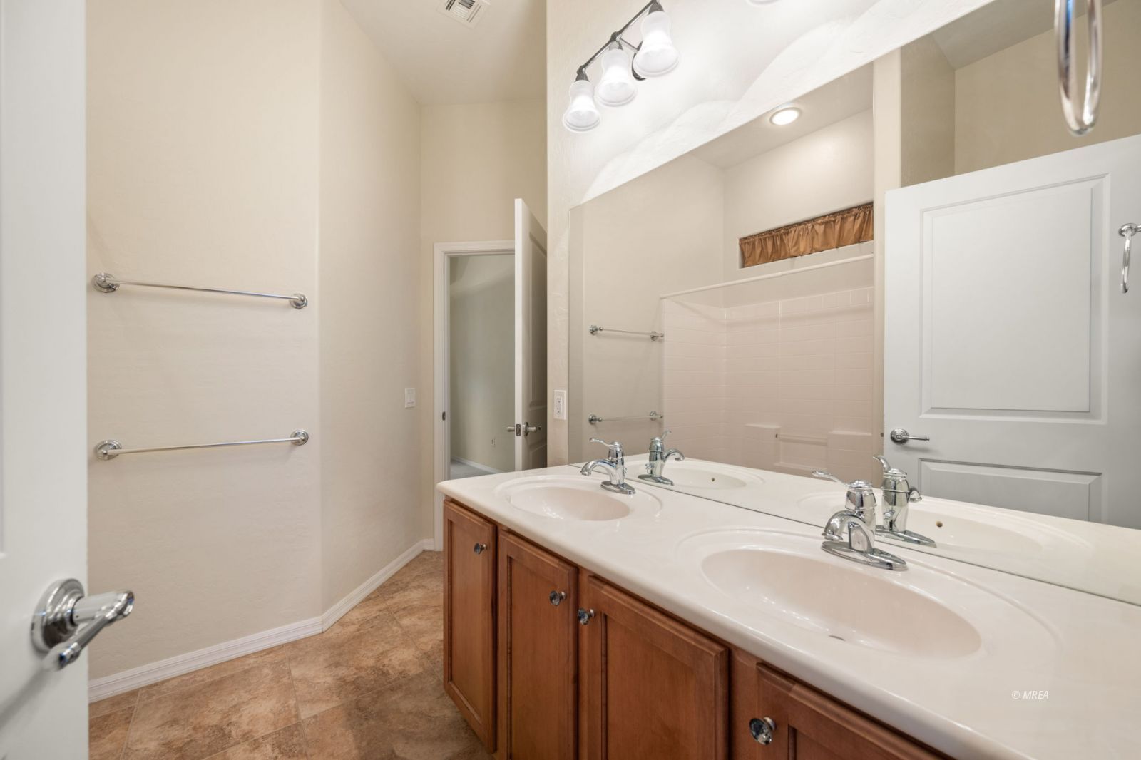 1155  Dry Falls Bnd Ln