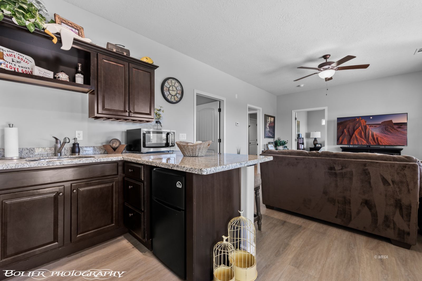 672  Mountain View Dr