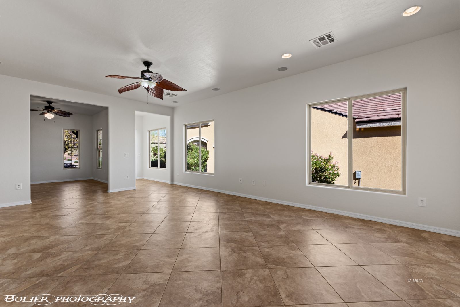 890  Frontier Pass Trl