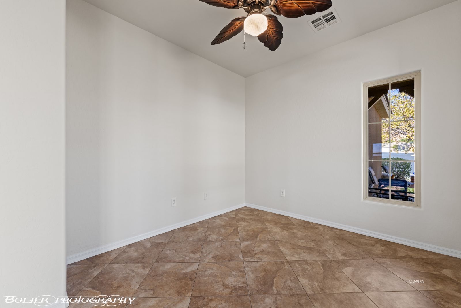 890  Frontier Pass Trl