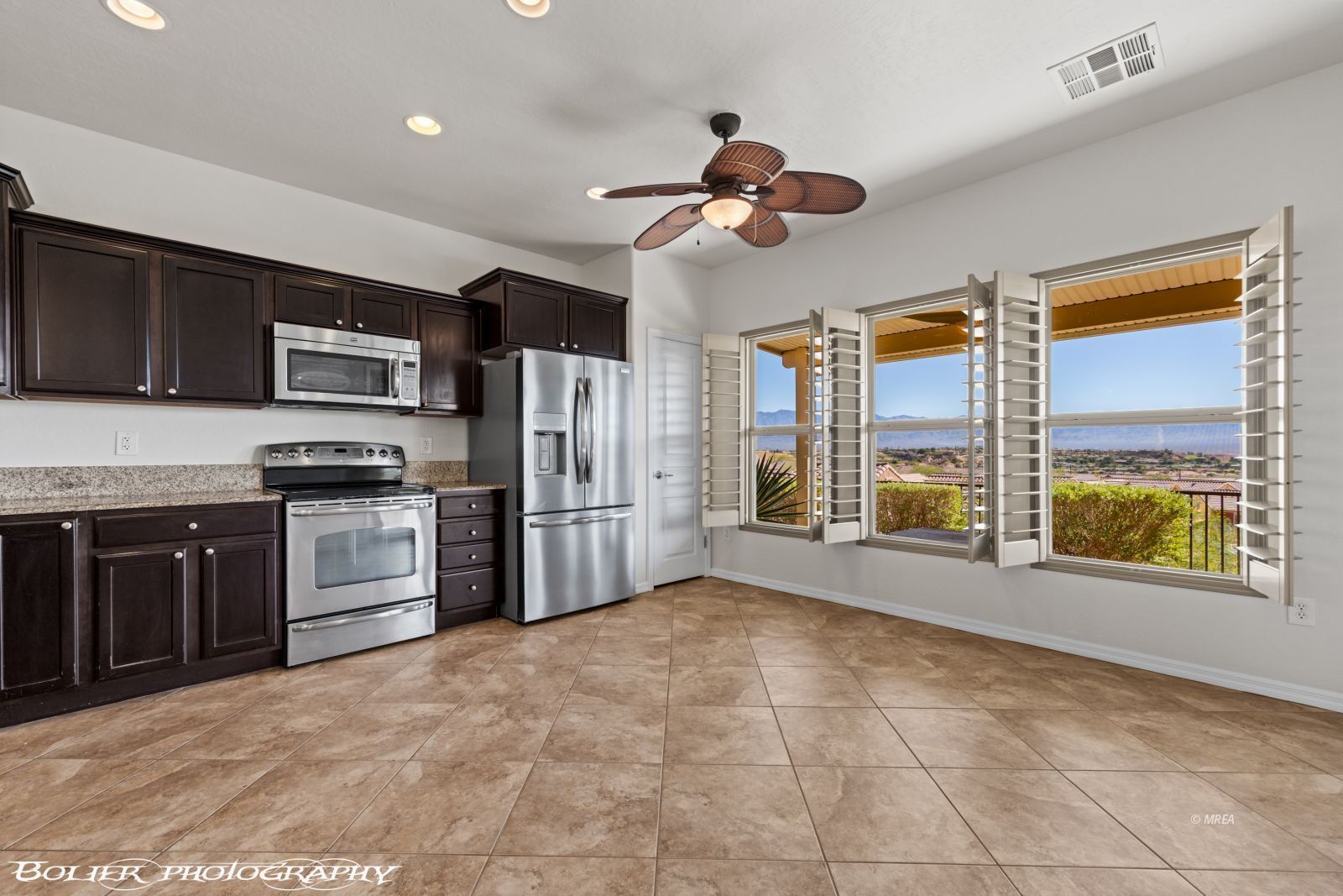 890  Frontier Pass Trl