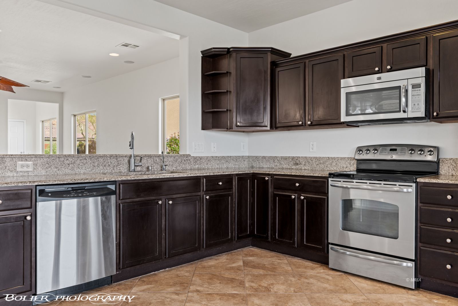 890  Frontier Pass Trl