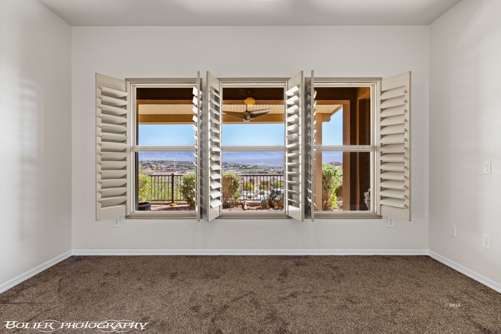 890  Frontier Pass Trl