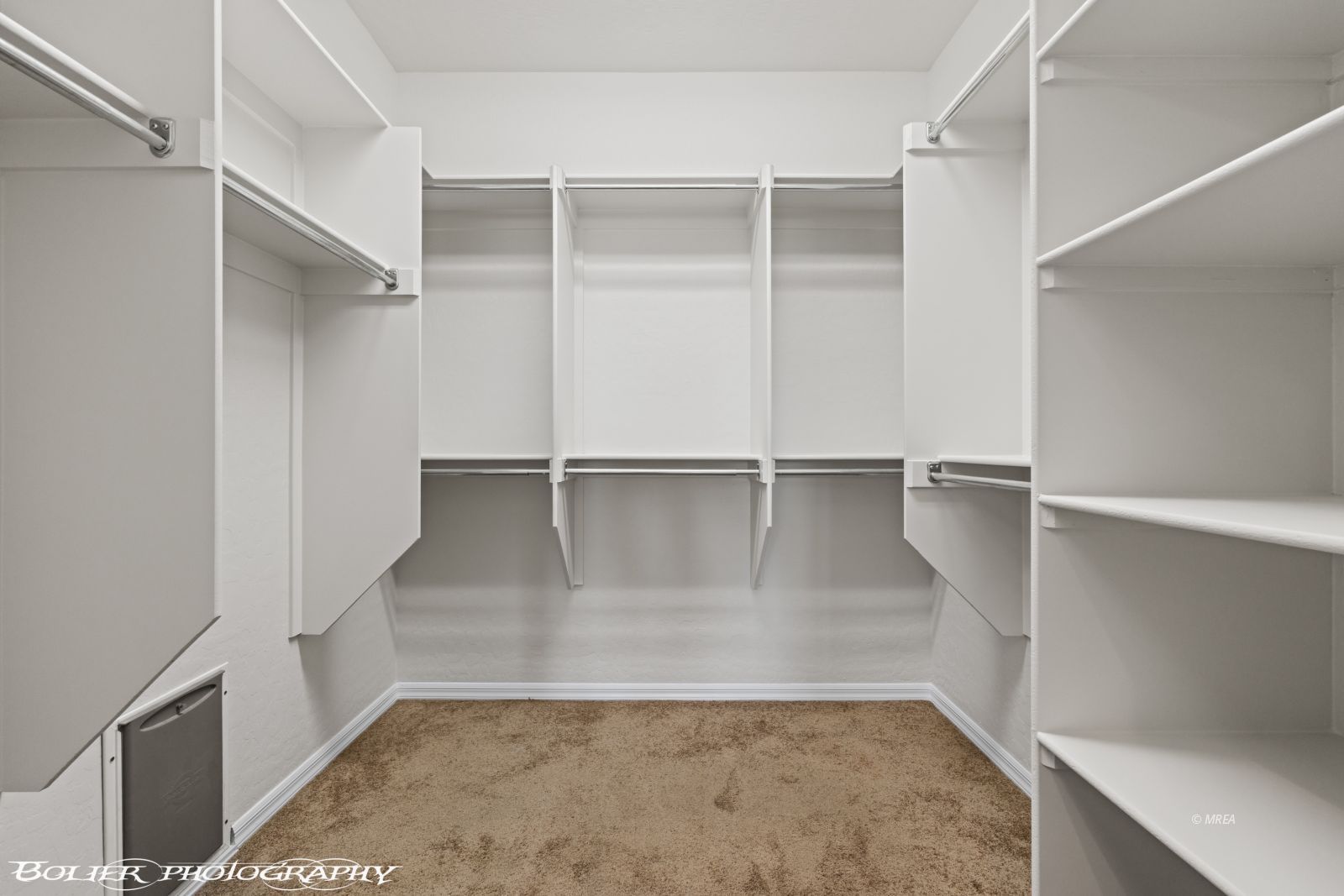 890  Frontier Pass Trl