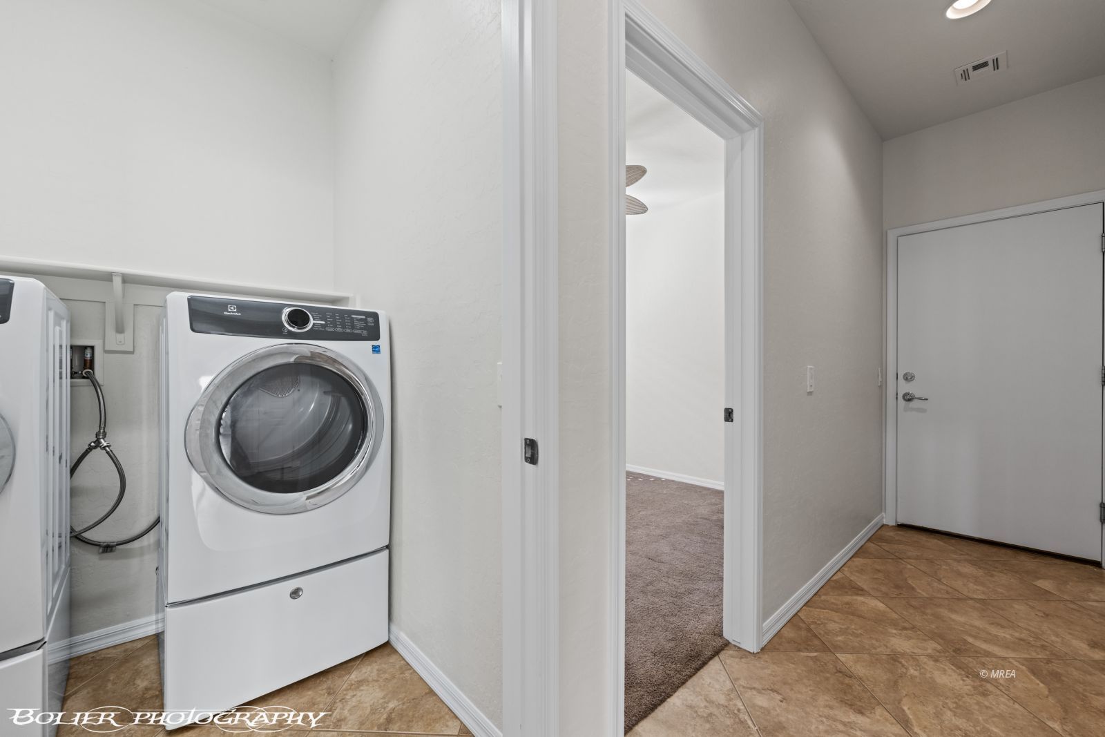 890  Frontier Pass Trl