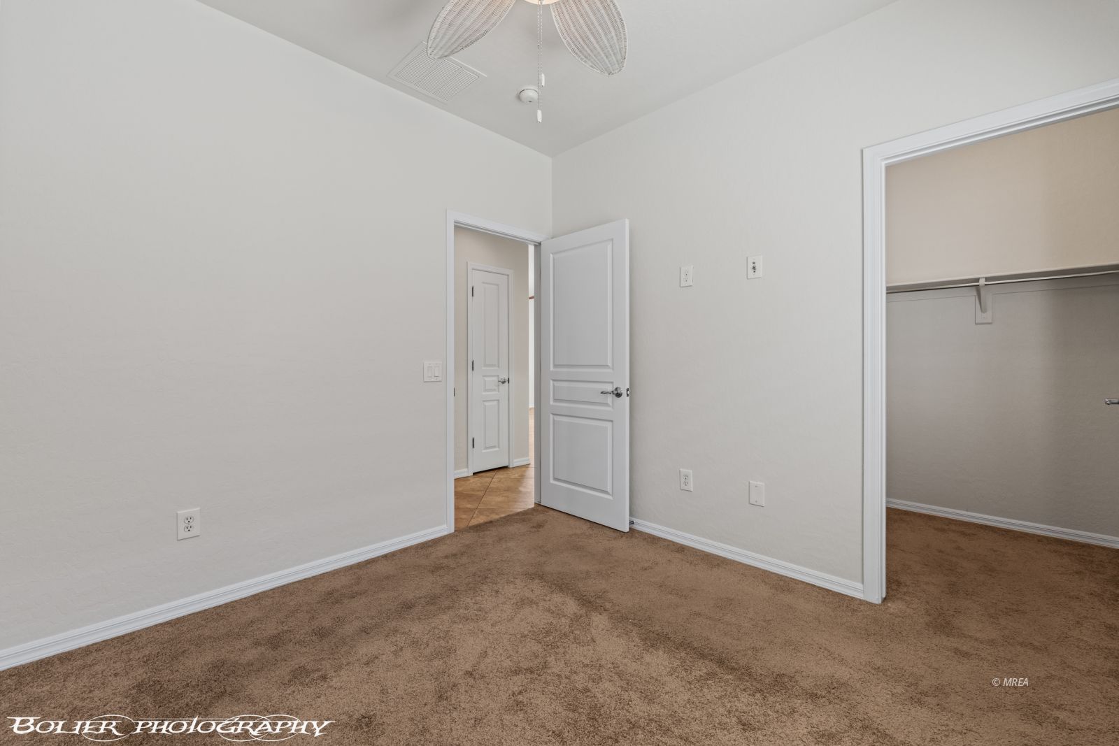 890  Frontier Pass Trl