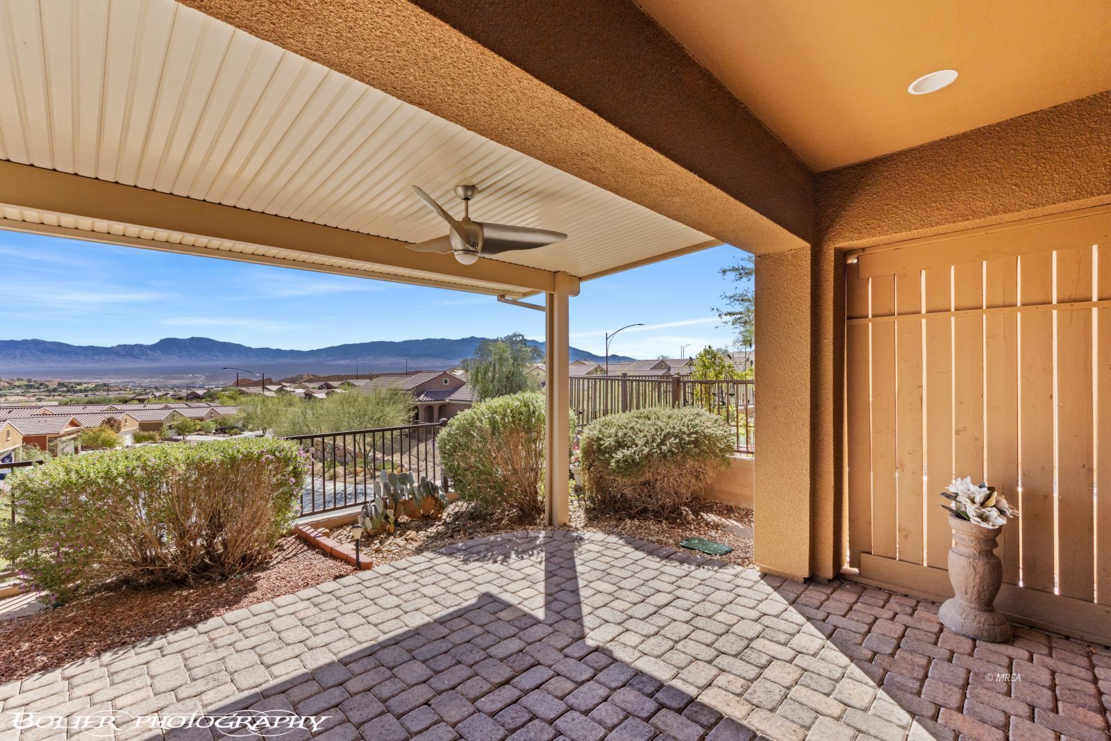 890  Frontier Pass Trl