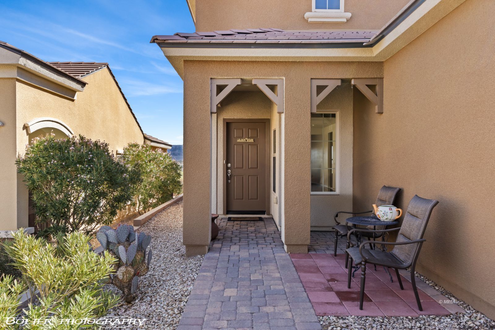 890  Frontier Pass Trl