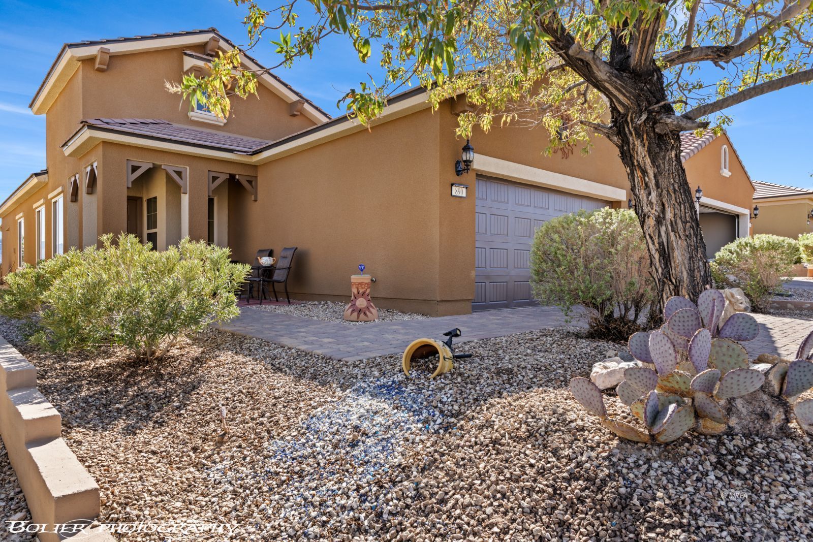 890  Frontier Pass Trl