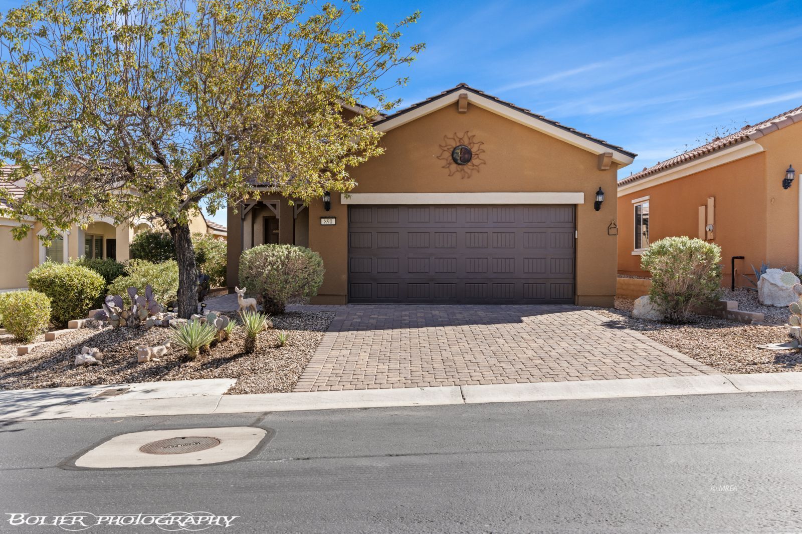 890  Frontier Pass Trl