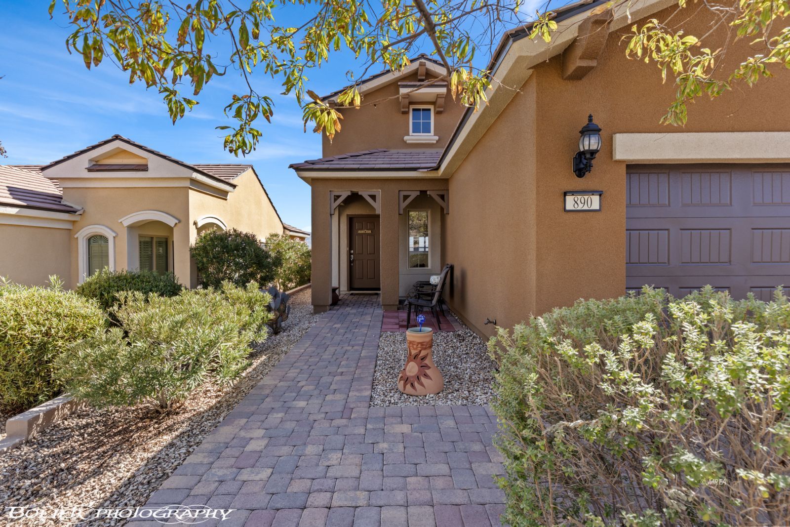 890  Frontier Pass Trl