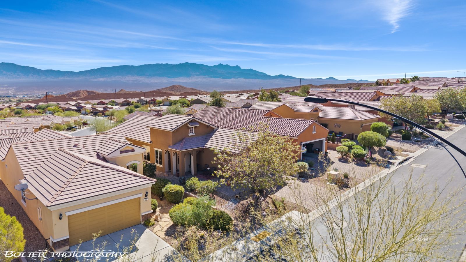 890  Frontier Pass Trl