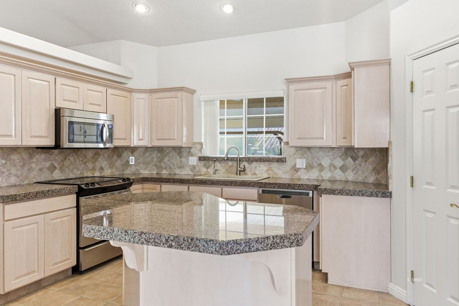 757  Buena Vista Cir