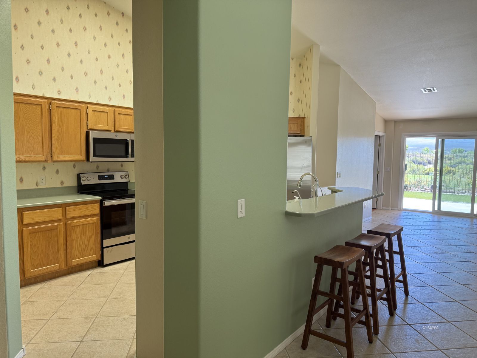 1384  Cathedral Canyon Dr