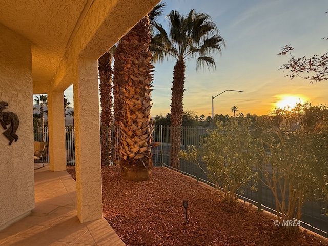 442  Crystal Canyon Dr