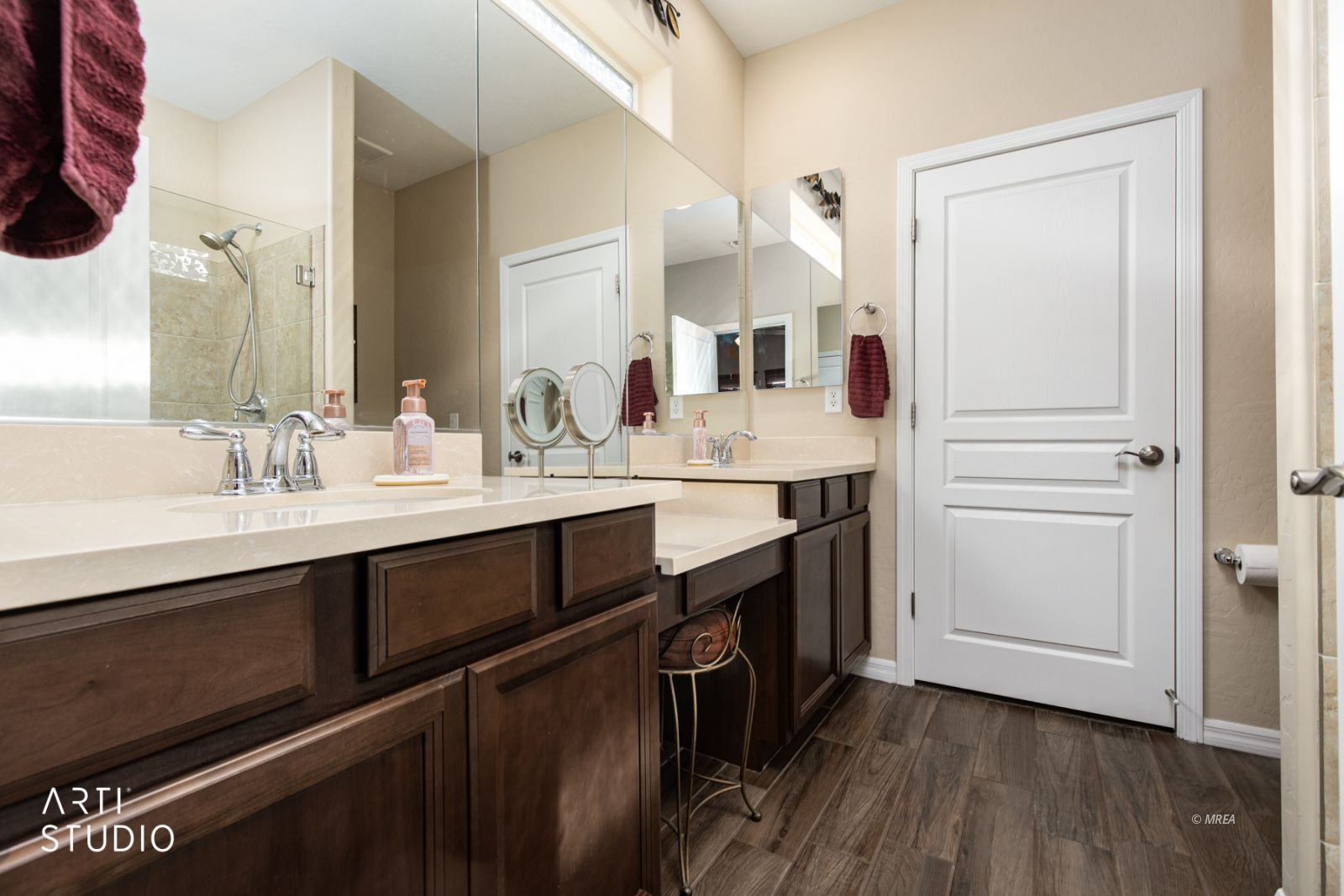 790  Country Grove Ln