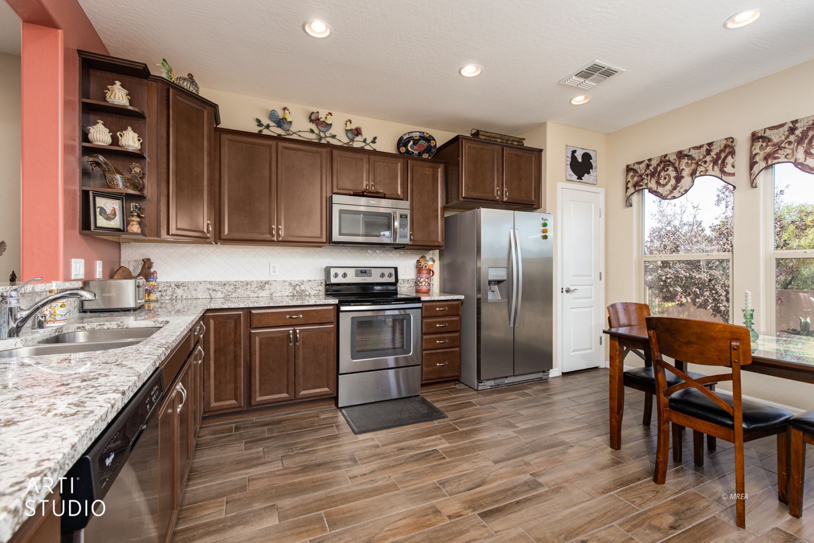 790  Country Grove Ln