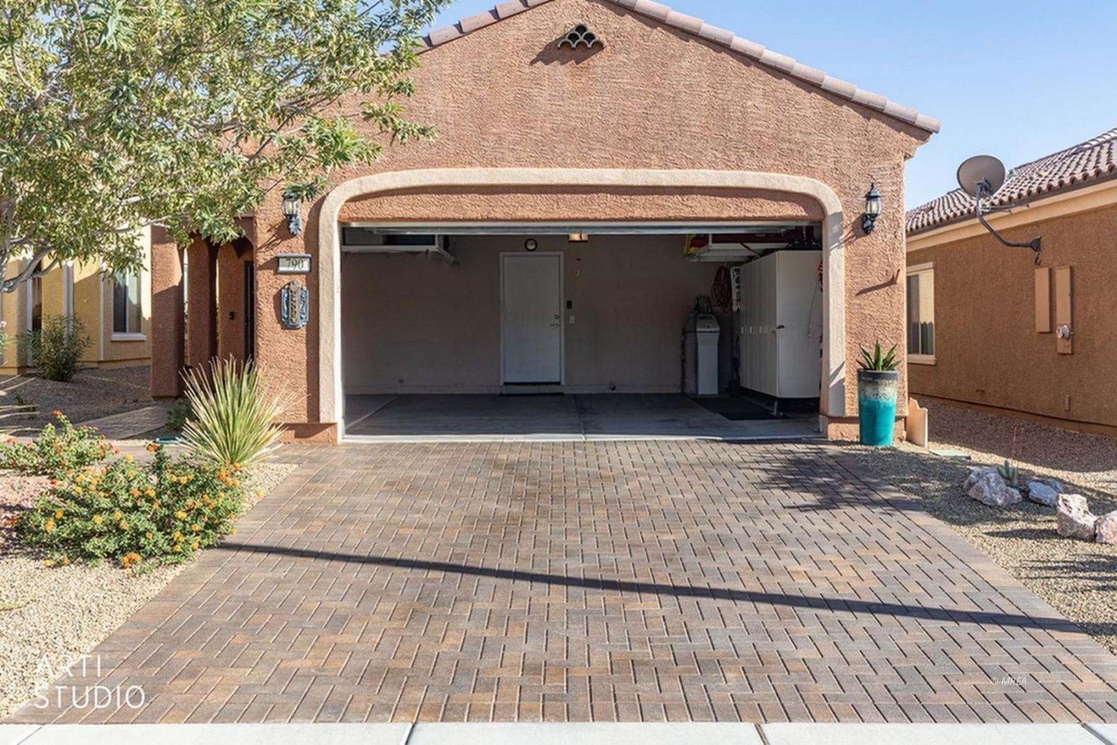 790  Country Grove Ln