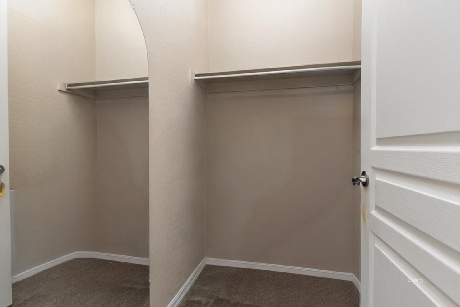 790  Country Grove Ln