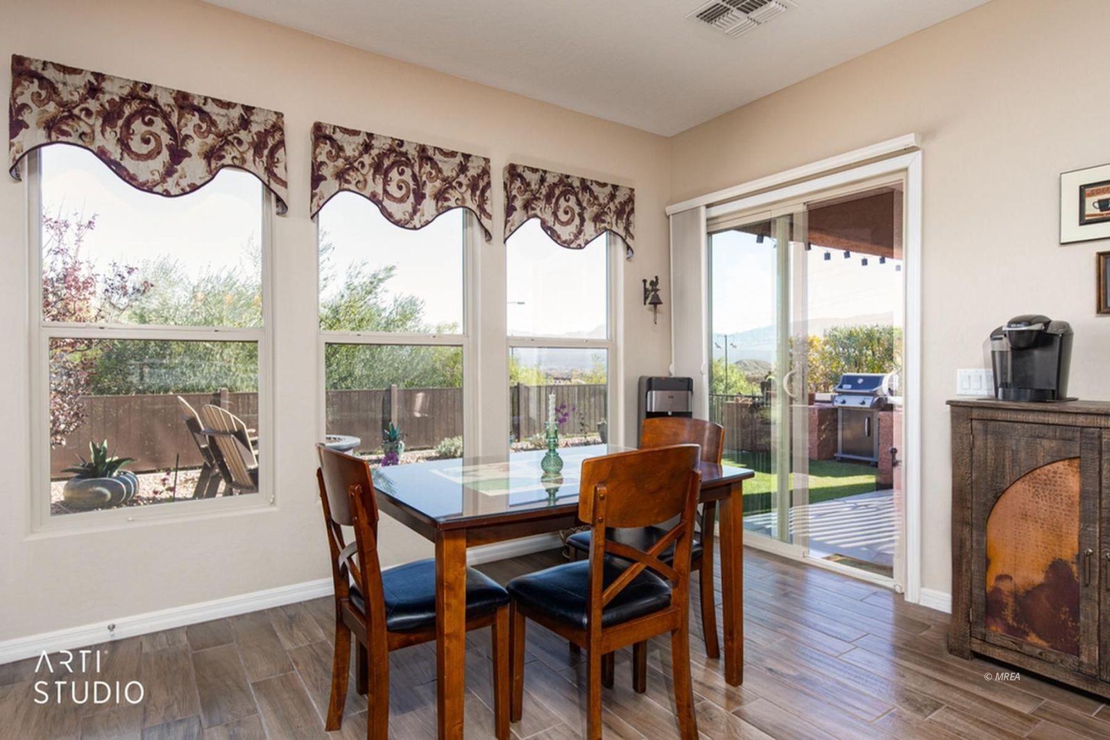 790  Country Grove Ln