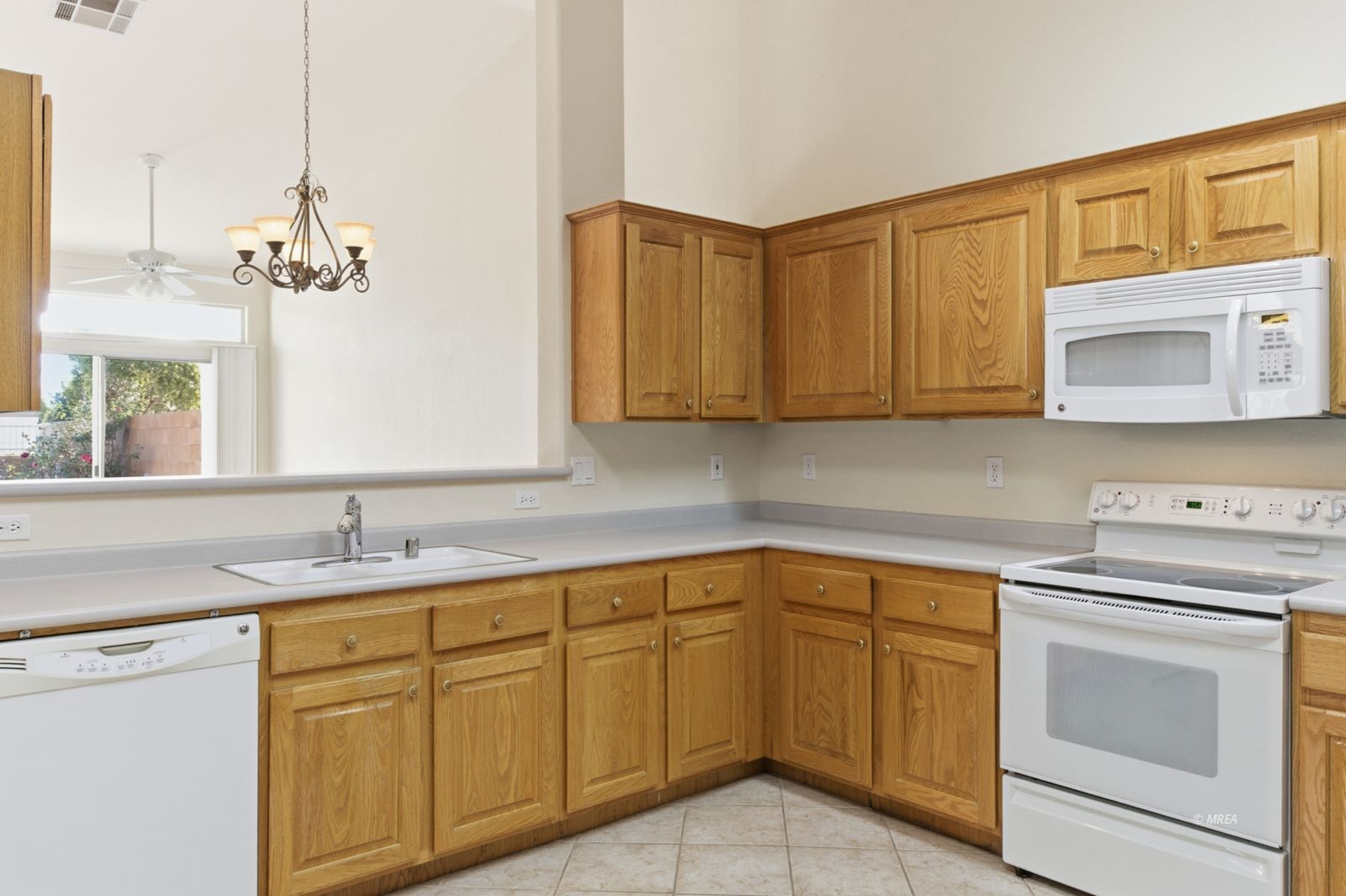 424  Beacon Ridge Way