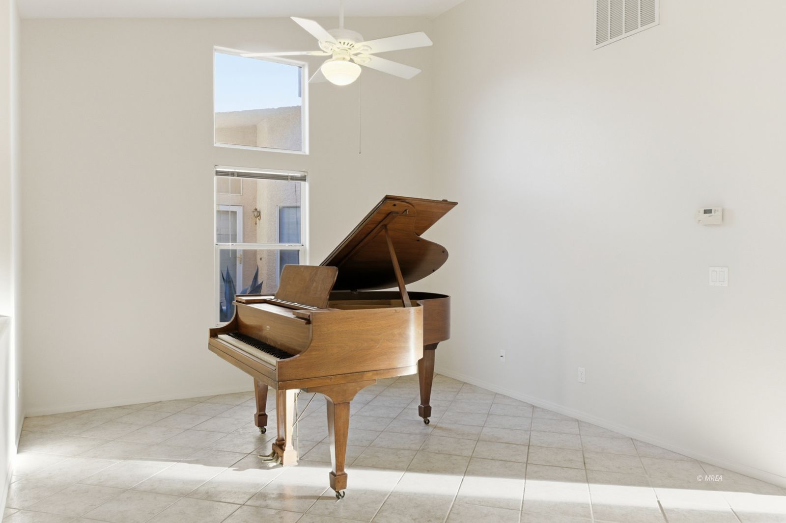 424  Beacon Ridge Way