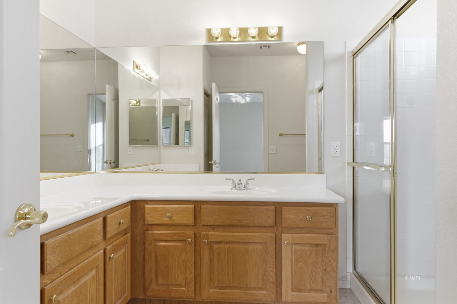 424  Beacon Ridge Way