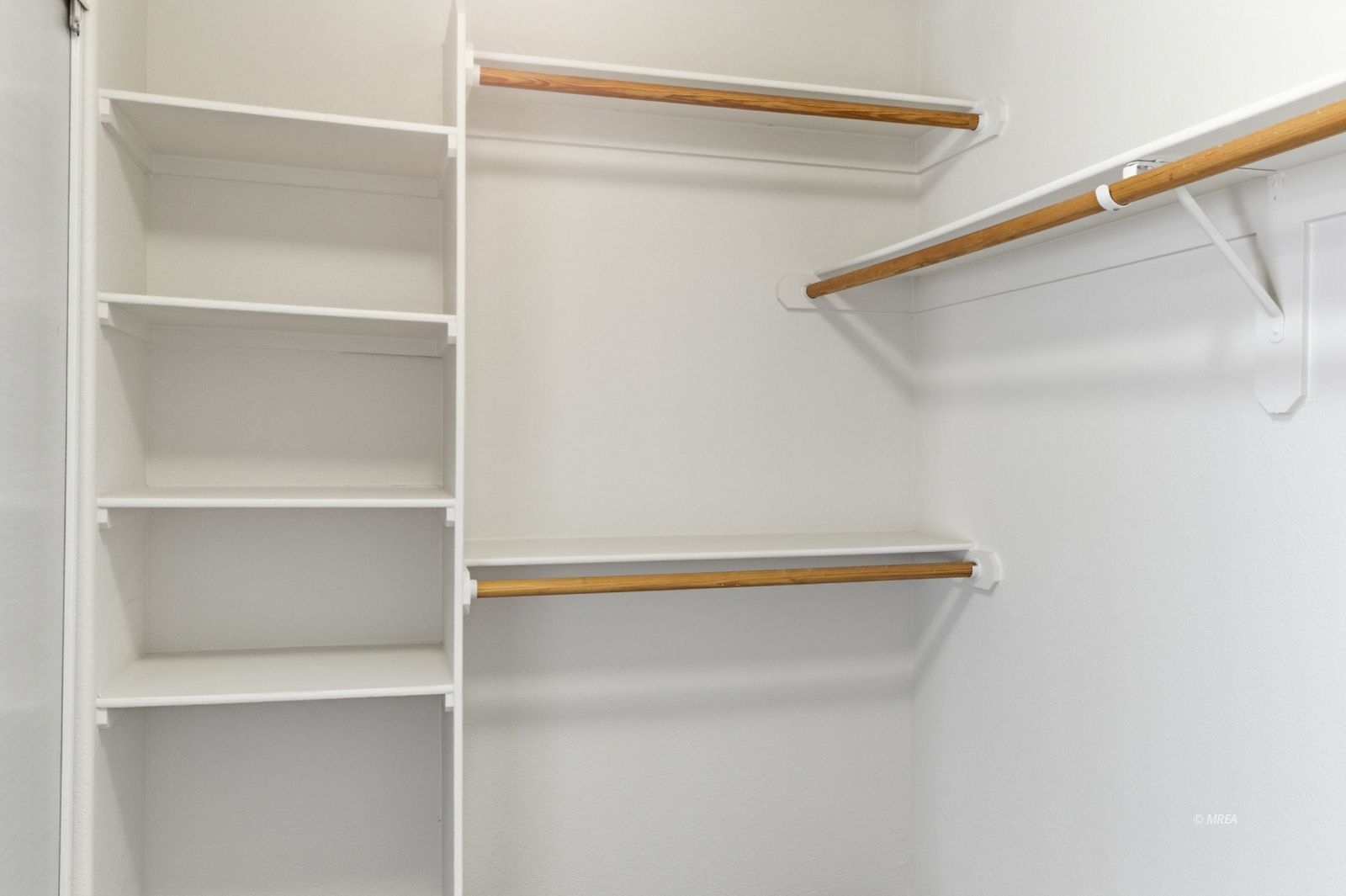 424  Beacon Ridge Way