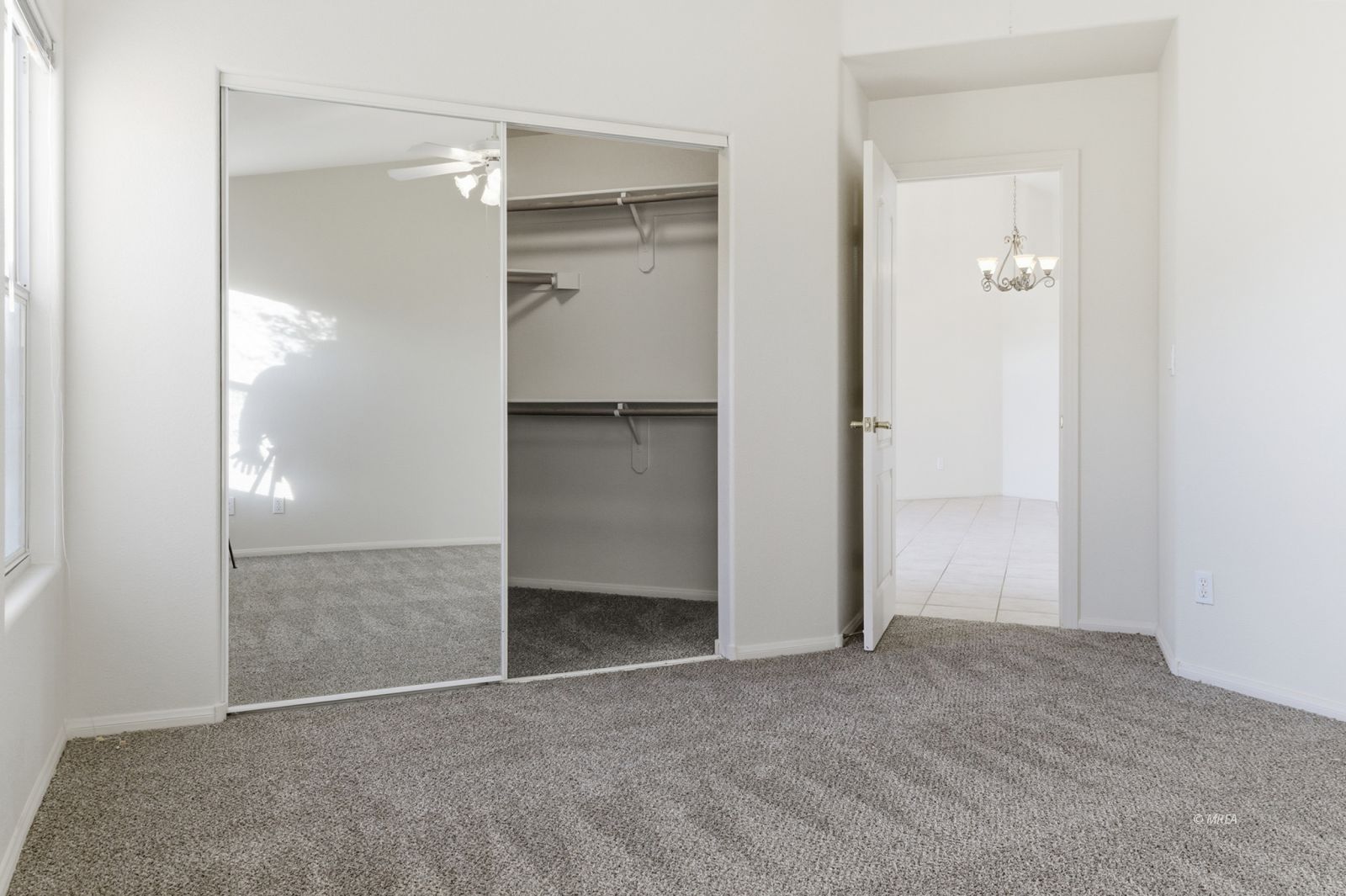 424  Beacon Ridge Way