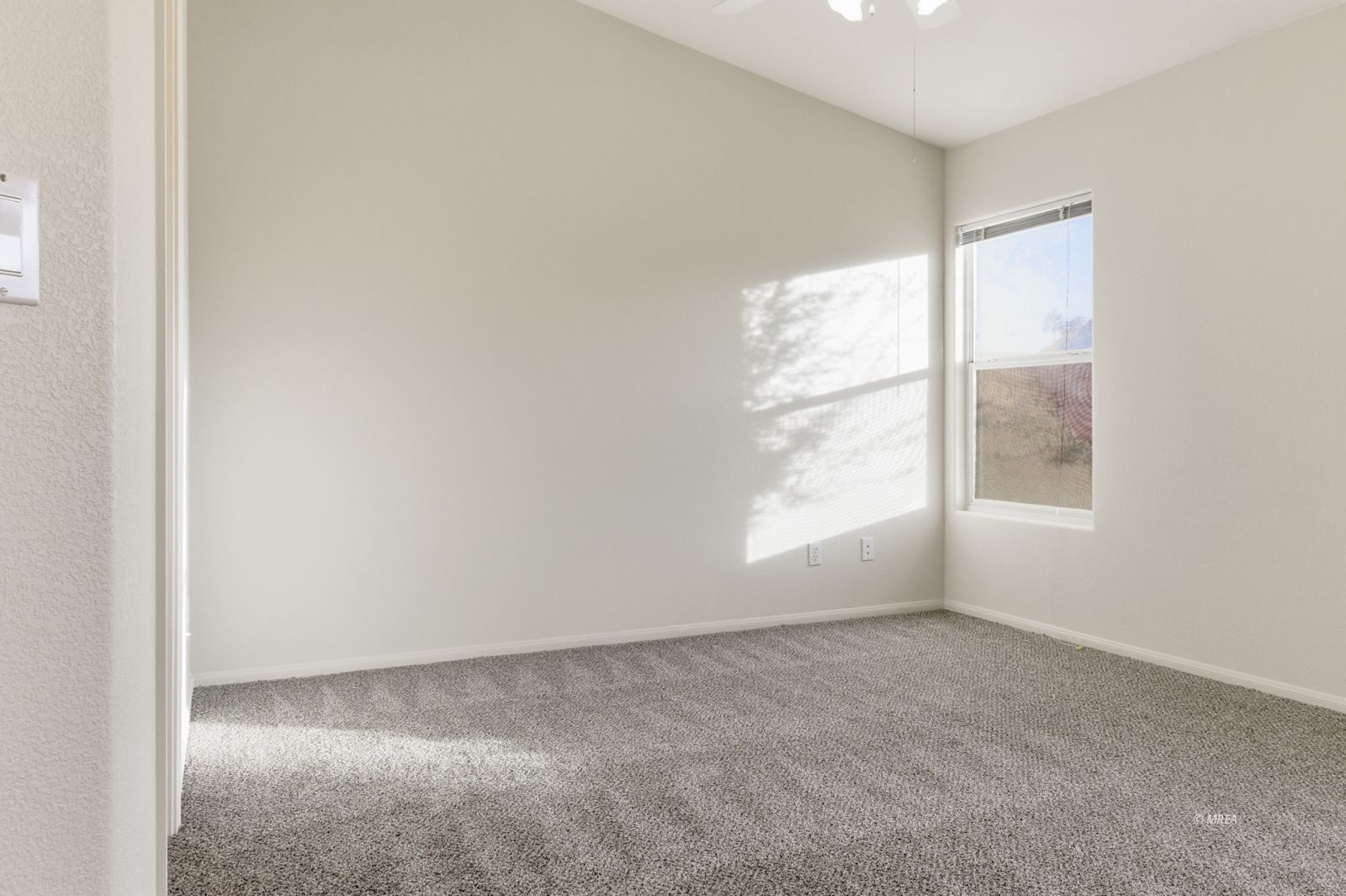 424  Beacon Ridge Way