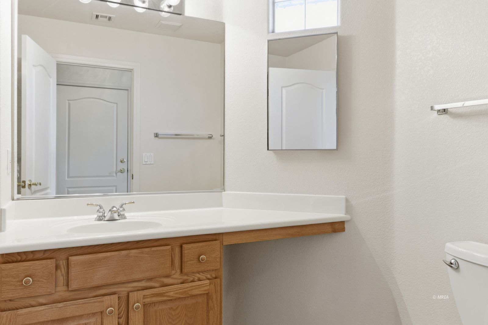 424  Beacon Ridge Way