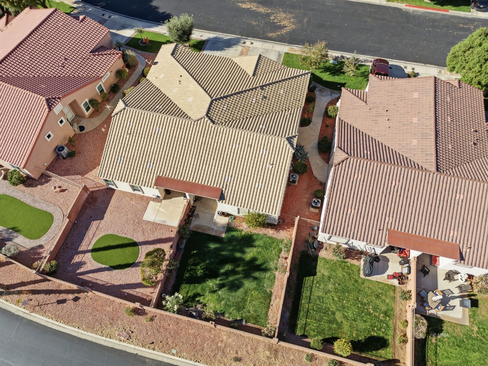 424  Beacon Ridge Way