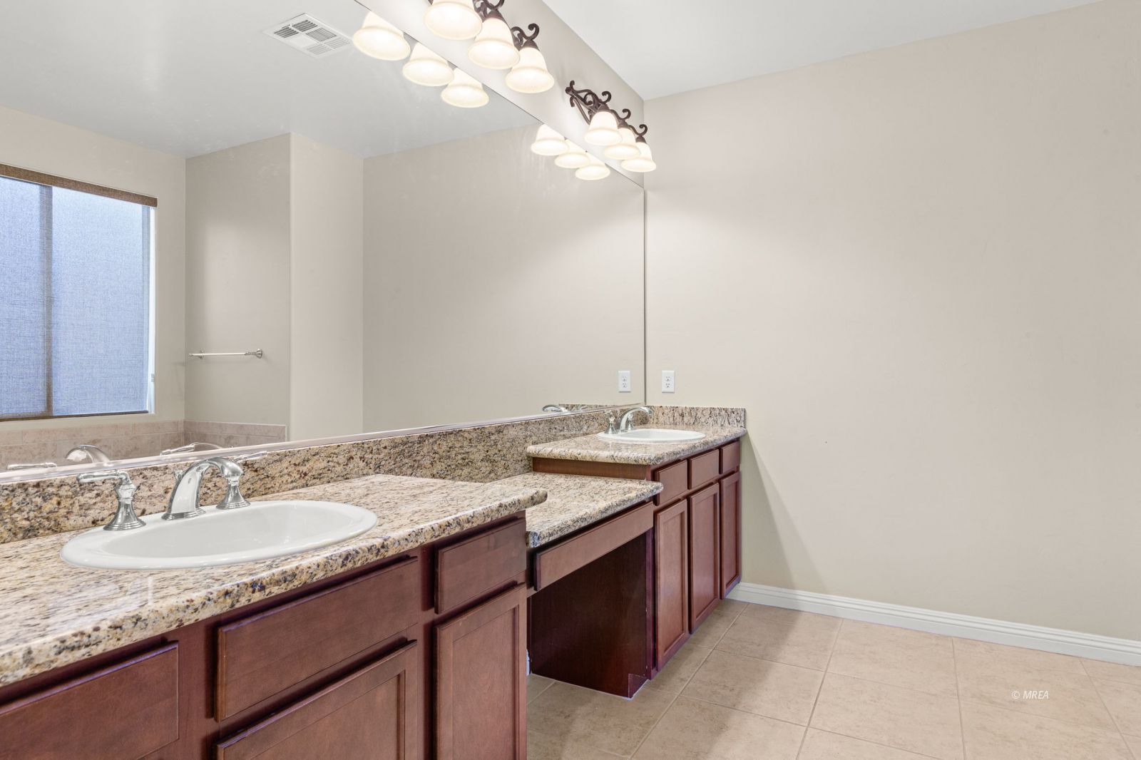 1355  Huntington Heights 