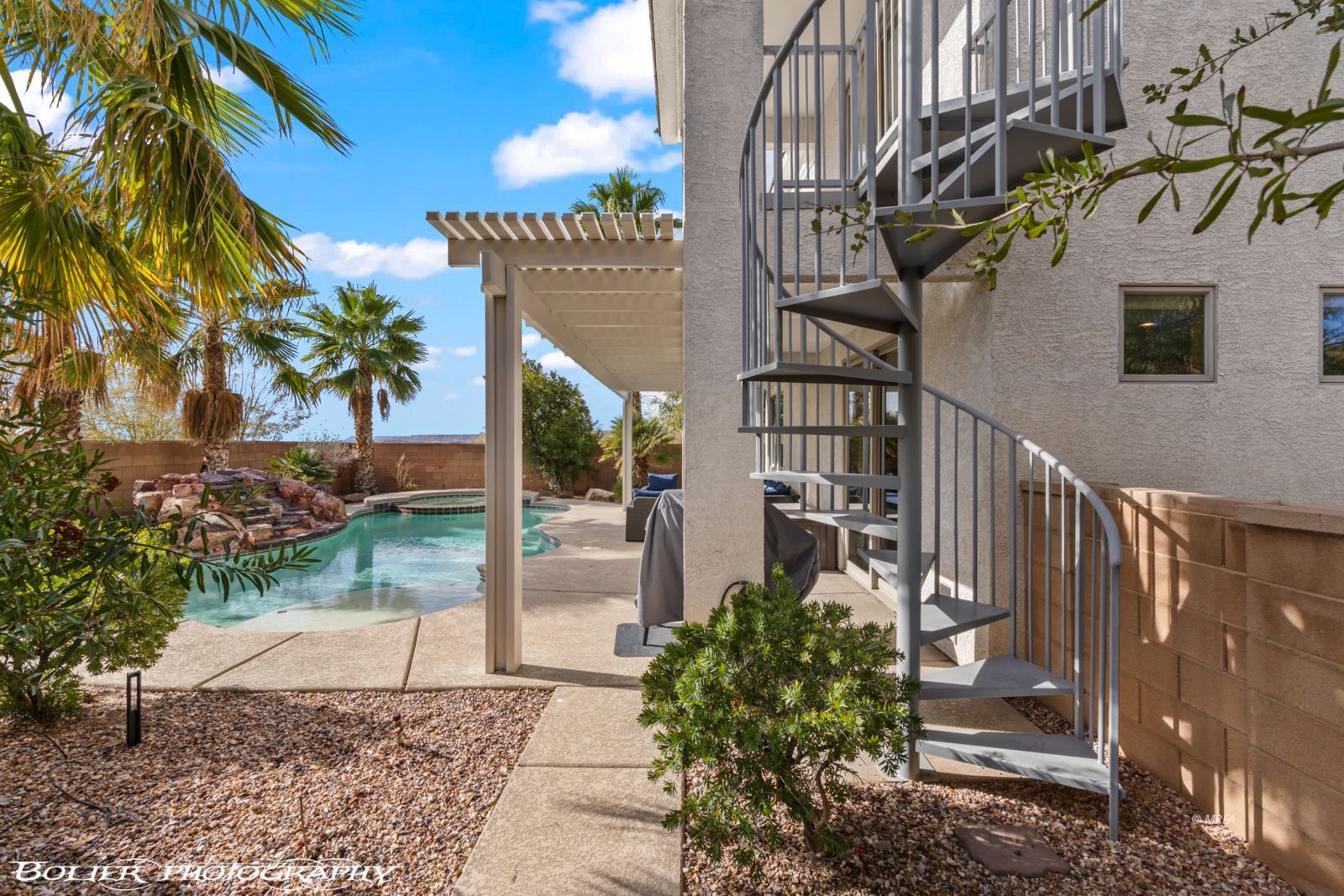 400  Paradise Pkwy  #127