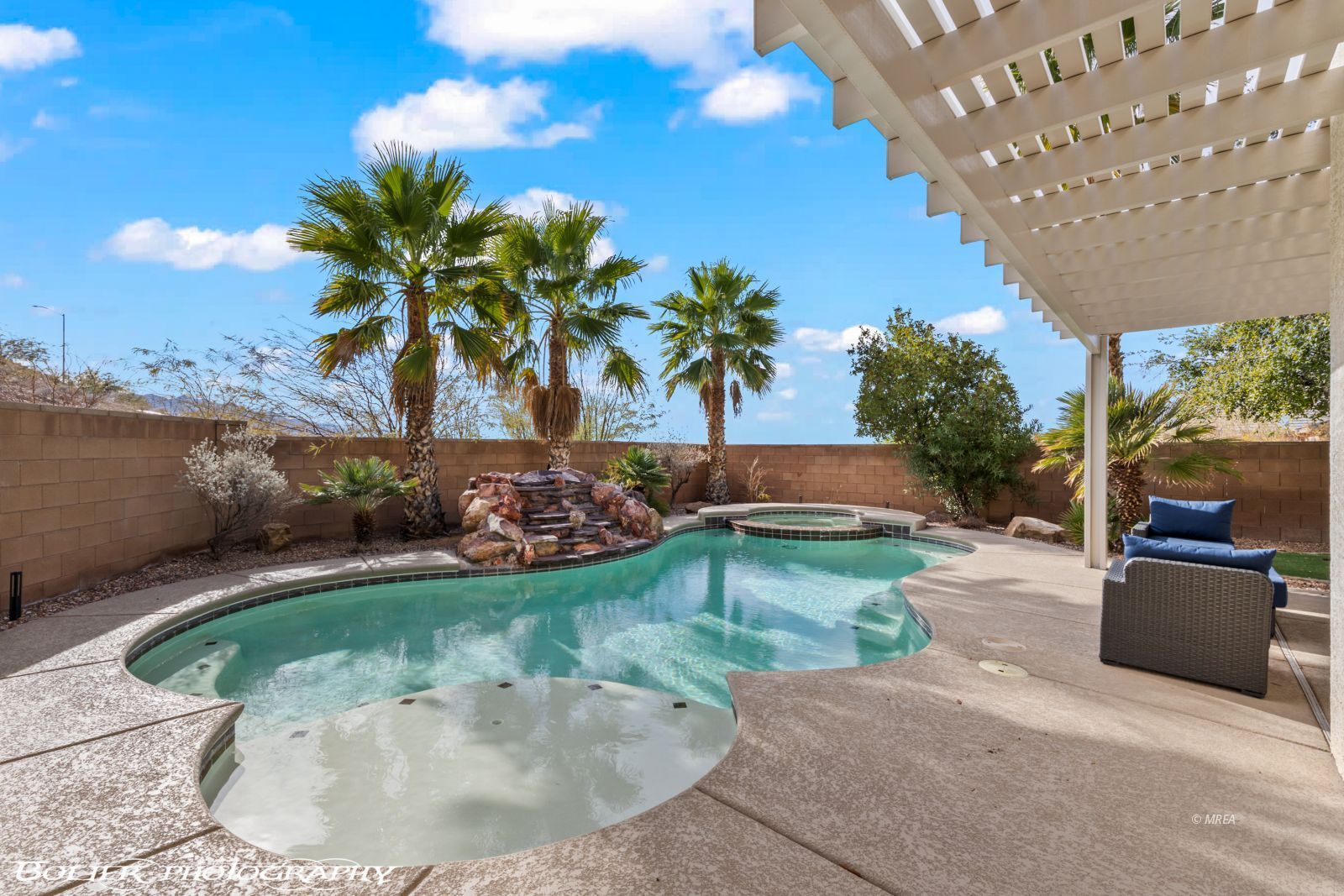 400  Paradise Pkwy  #127