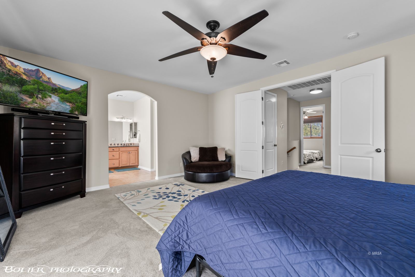 400  Paradise Pkwy  #127