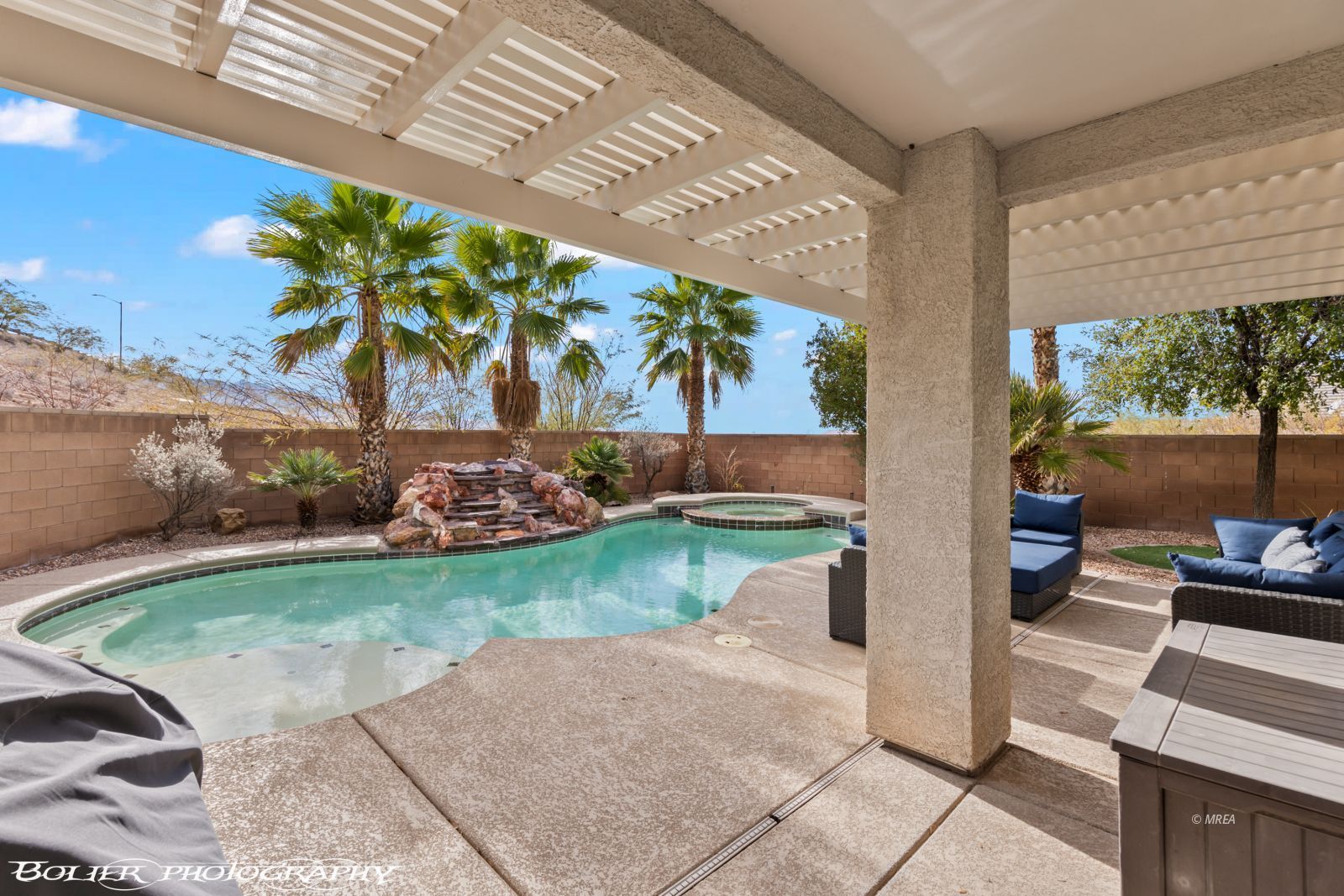 400  Paradise Pkwy  #127