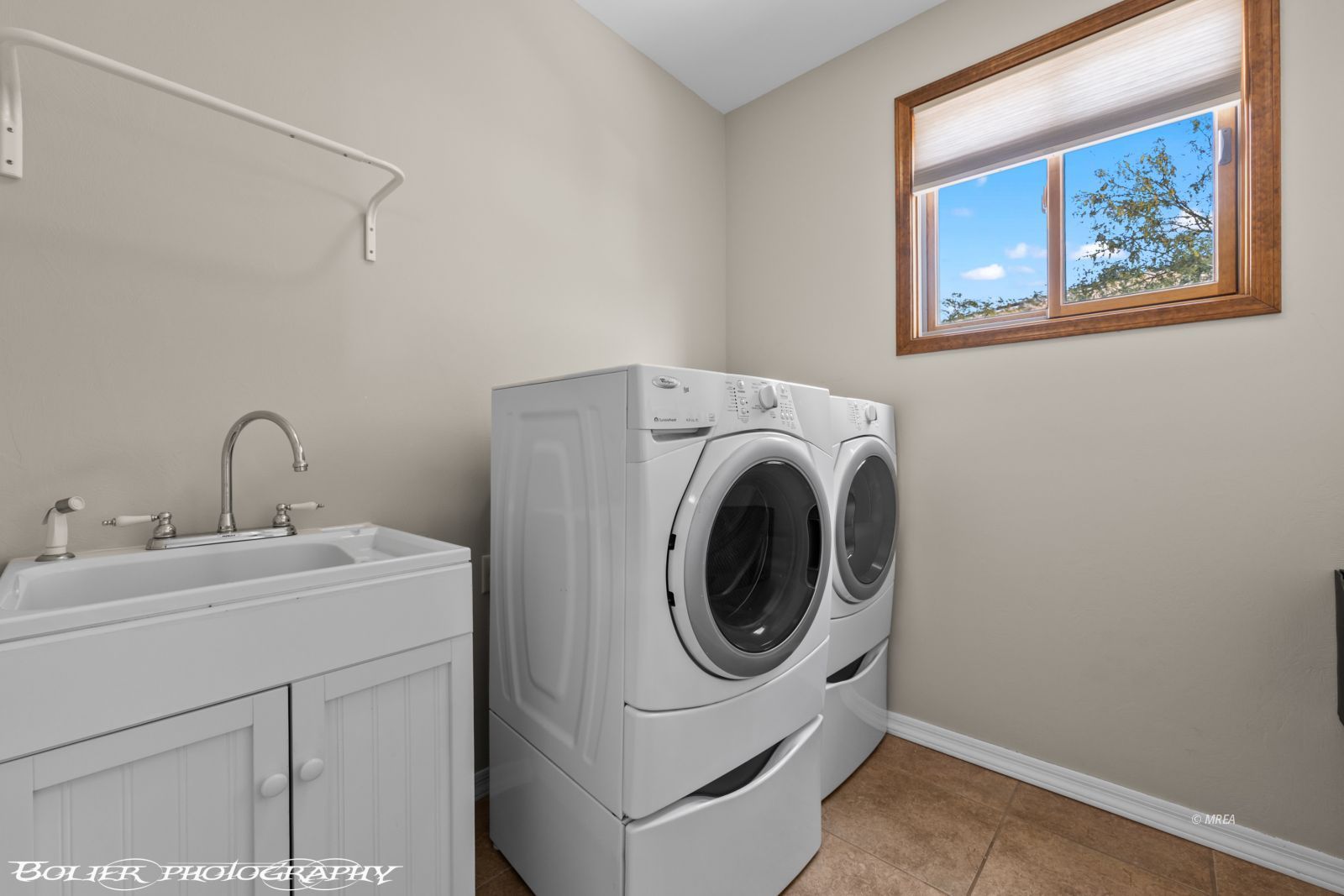 400  Paradise Pkwy  #127