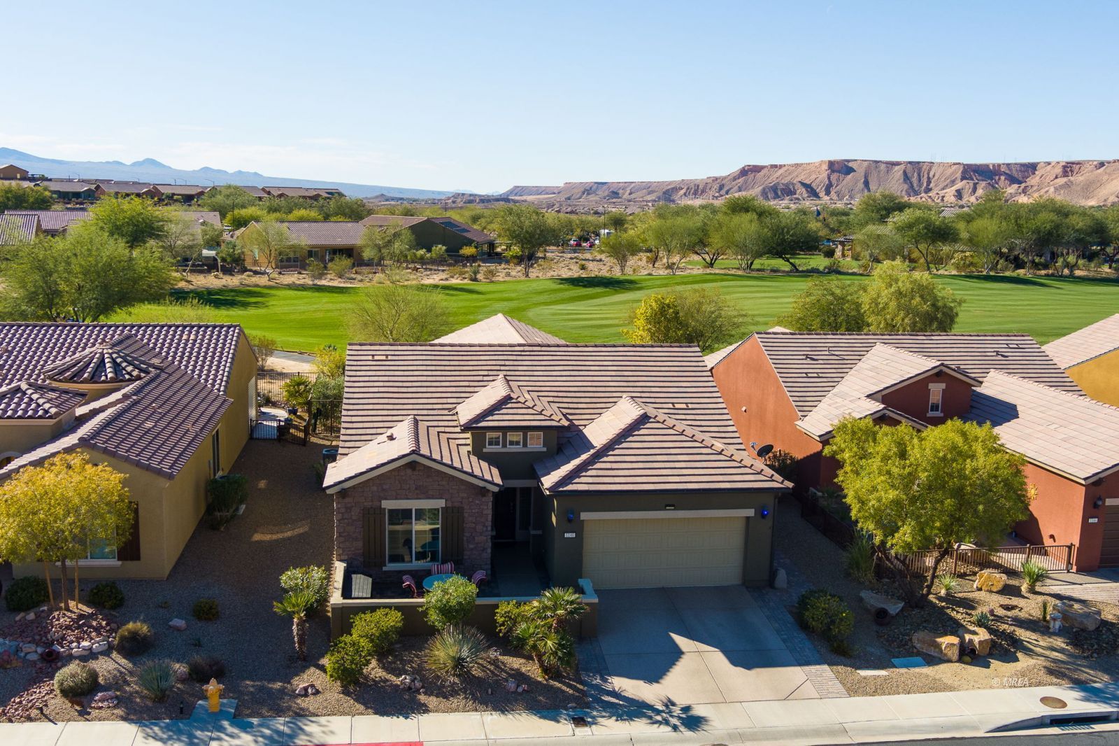 1140  Waterfall View 