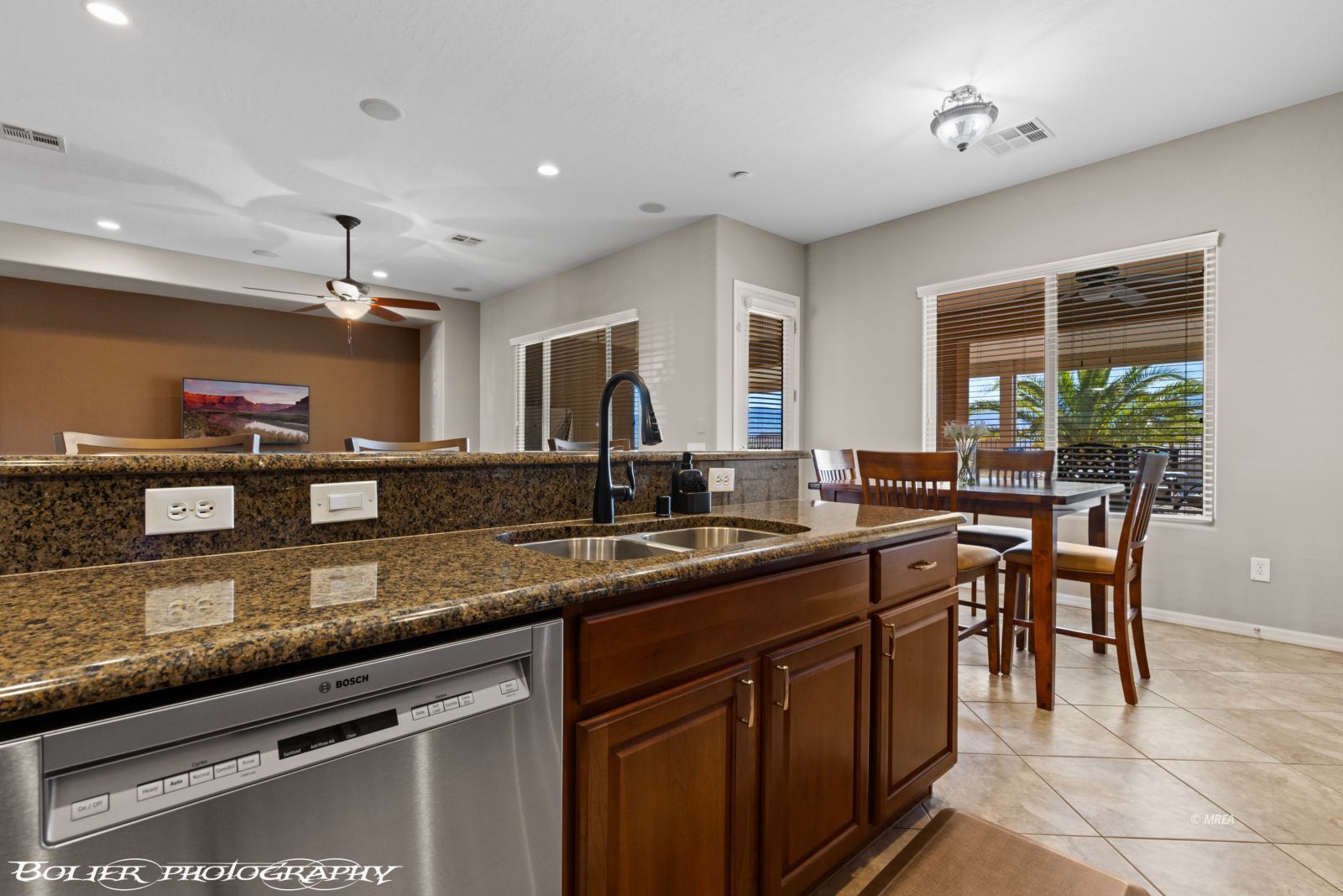 1540  Sandstone Bluffs VW 