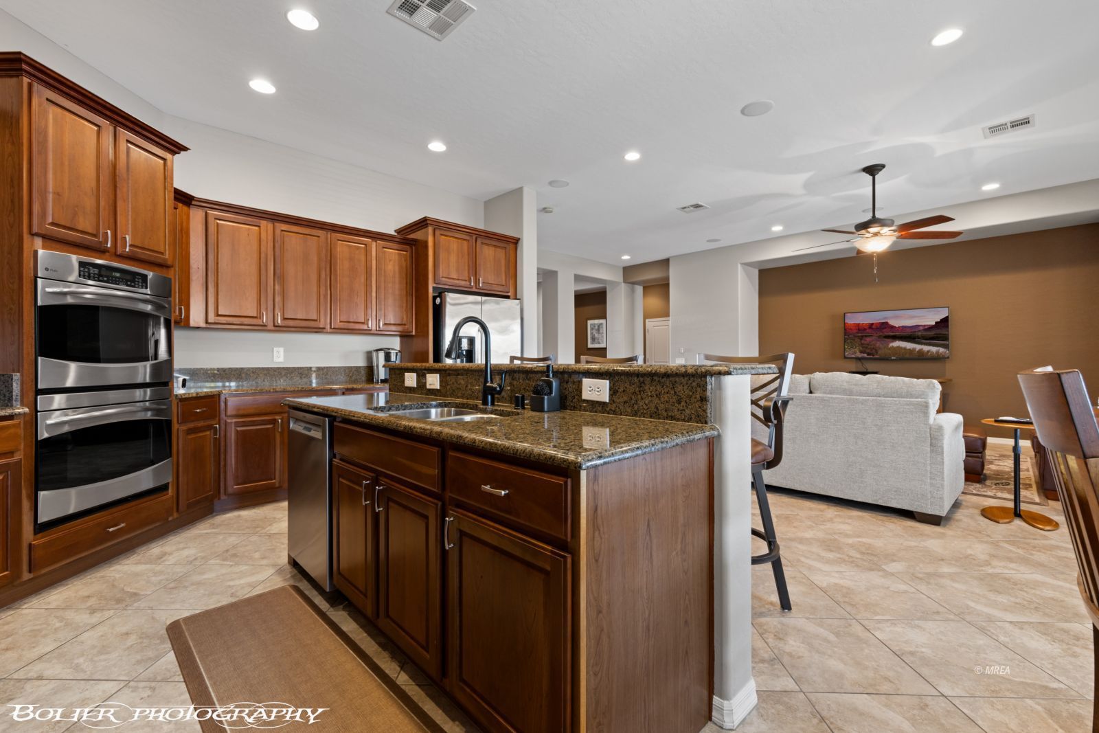 1540  Sandstone Bluffs VW 