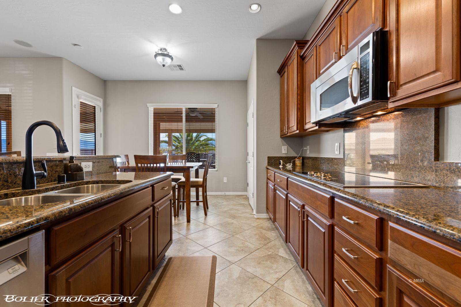 1540  Sandstone Bluffs VW 