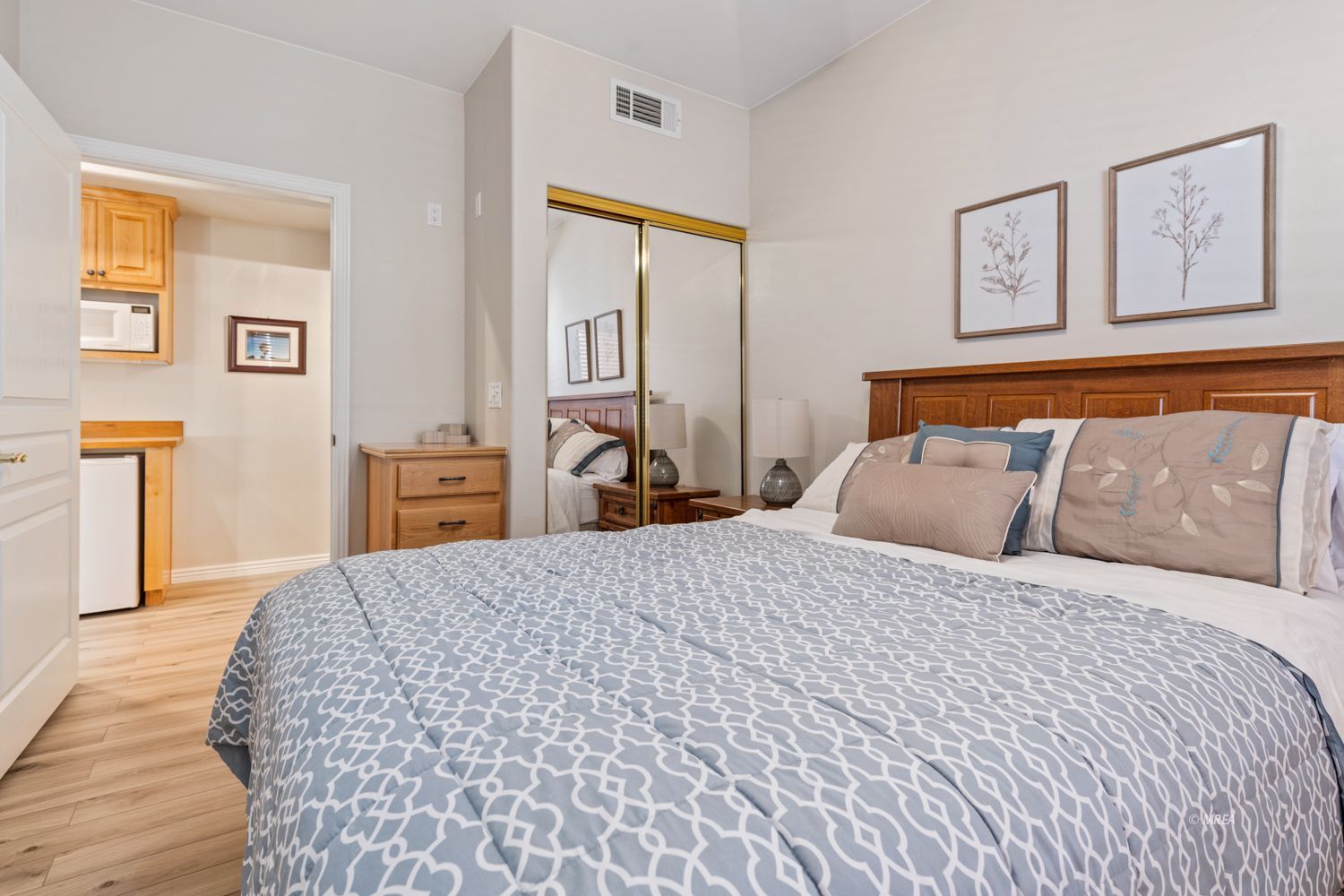 405  Paradise PKWY  #220